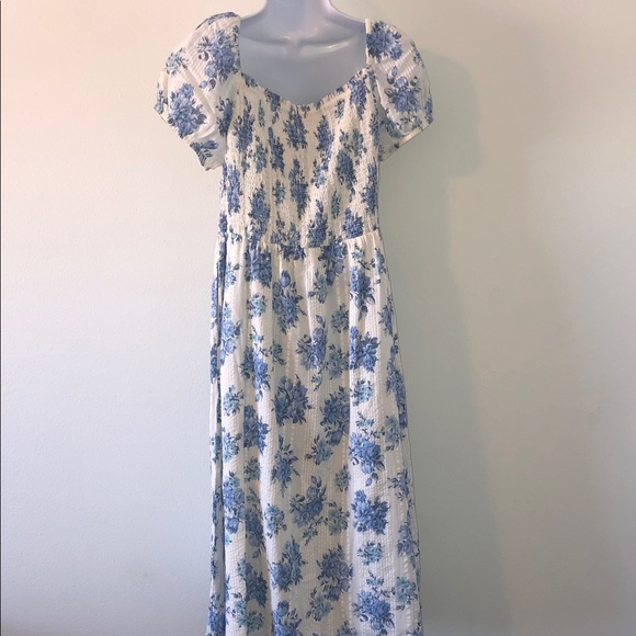 Loft Dress - Picture 4 of 5